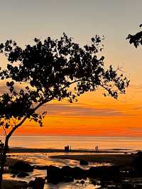 🌅 Sunset at Tanjung Aru – KK’s Golden Hour You’ll Never Forget 🌴✨