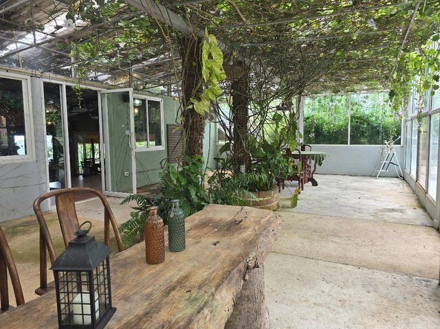 Cherhouse Café farm & more