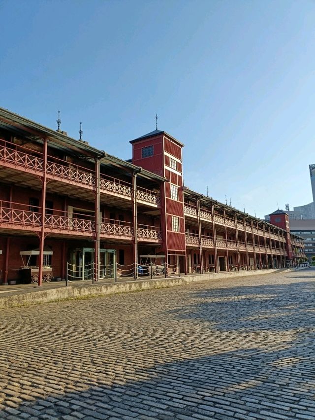 Bricks, Breeze & Bay Views: Yokohama Stroll Bricks, Breeze & Bay Views: Yokohama Stroll