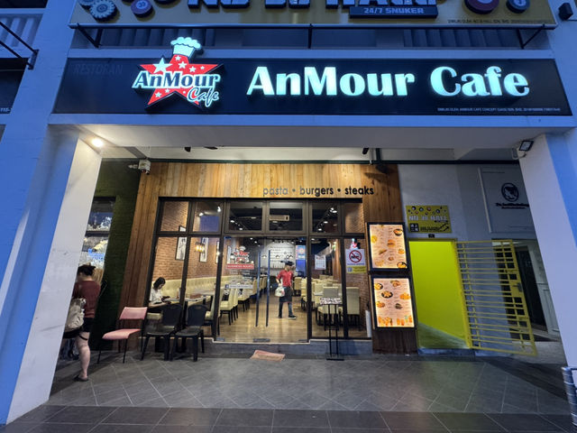 🍽️ Anmour Cafe Eko Botani – Comfort Food Before a Relaxing Night