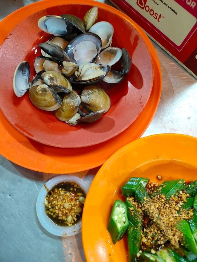 Melaka’s Food Heaven – 6 Stops You MUST Eat At! 🍴🔥 Melaka’s Food Heaven – 6 Stops You MUST Eat At! 🍴🔥