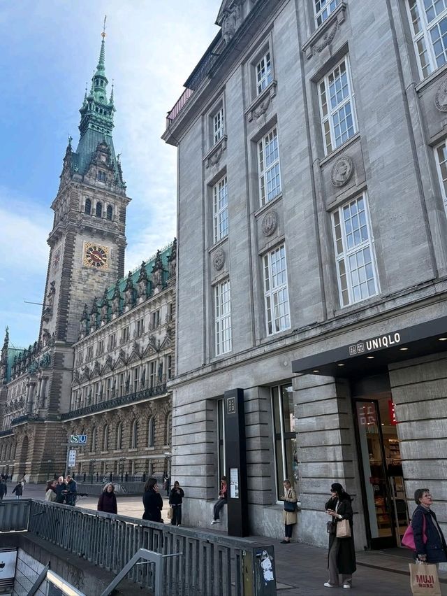 Urban Energy and Historic Streets in Hamburg City Center