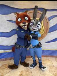 【夢と魔法の世界へ✨】上海ディズニーランドで最高の一日を!