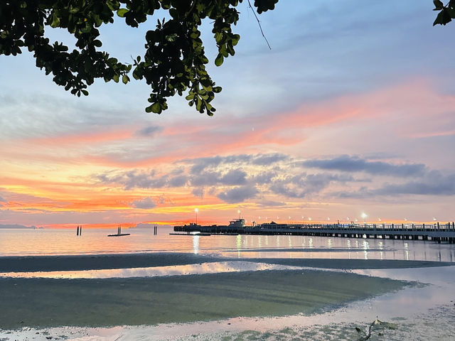 “หาดหน้าทอน เกาะสมุย – ความสงบและวิวสวยริมทะเล”