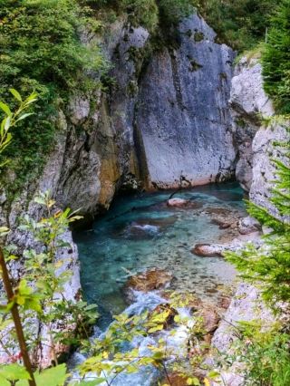 หุบเขาแม่น้ำSoča - อัญมณีมรกตของสโลวีเนีย 🌊