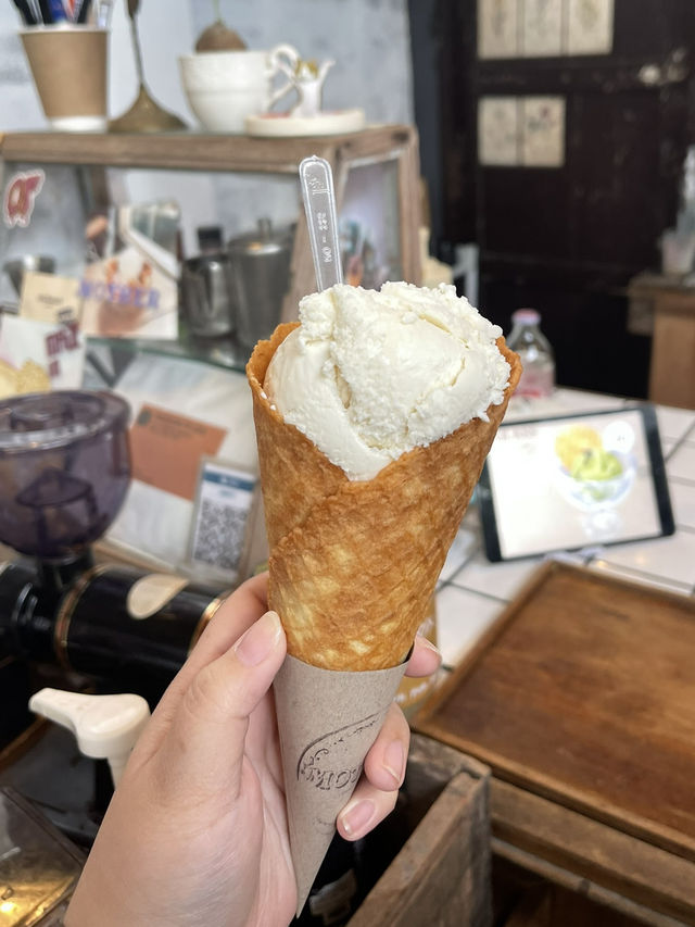 ‘Mother’ ร้านไอศครีมโฮมเมด ที่ศรีราชา 🍦✨ ‘Mother’ ร้านไอศครีมโฮมเมด ที่ศรีราชา 🍦✨