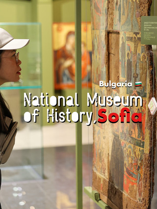 Walking around the museum once is equivalent to reading for a lifetime.