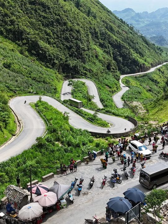 🏔️ Ha  Giang, Vietnam – Where the Mountains Touch the Sky 🌸