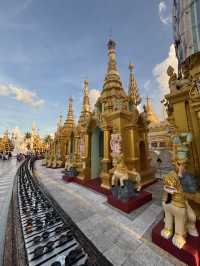 The most sacred golden Buddhist temple in Myanmar: Shwedagon Pagoda ✨
