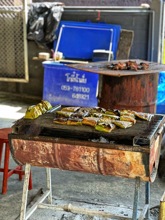 “ลาบเหนือแท้ ๆ ที่เชียงราย — ร้านลาบกำนันดวงแก้ว” 