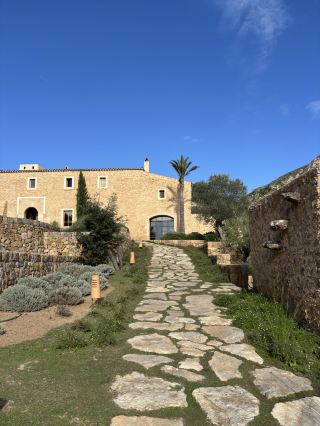 Esraco Hotel, a paradise-like travel destination in Spain😃