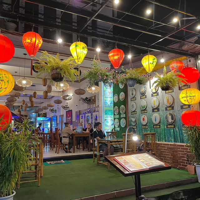 🌟 Wandering Through Hoi An Old Town — Vietnam’s Most Charming Heritage City 🌟 Wandering Through Hoi An Old Town — Vietnam’s Most Charming Heritage City