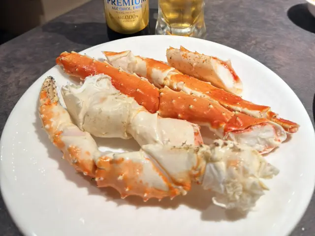 Buffet with Giant Crab Legs and Wagyu Beef in Shinjuku, Tokyo