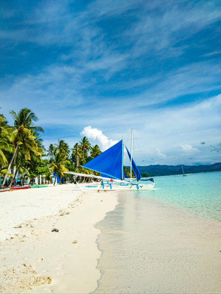 Sunset Chillin’: Boracay’s Coconut-Lined Beach Vibes 🌴🌅