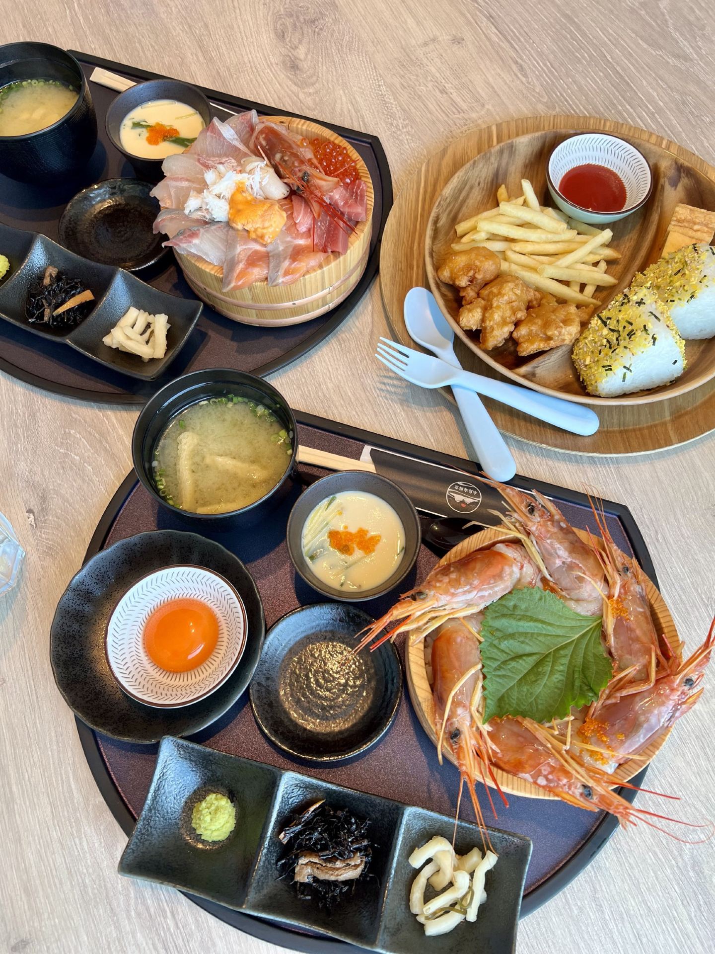 Itoshima Seafood Restaurant Futamigaura: Stunning Ocean Views and Premium Salmon Roe Bowls in Fukuoka!