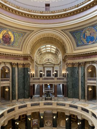 🏛️ Wisconsin State Capitol — Goosebumps Under the Dome