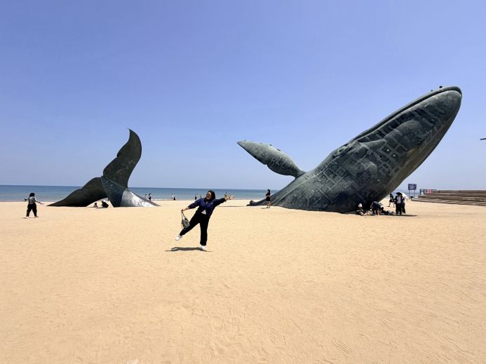 鯨9号 The Lonely Whale 煙台の海辺に横たわる巨大なクジラ。 | Trip.com 煙台