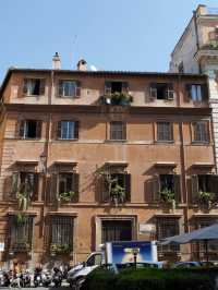 Pyramid of Cestius and authentic food Rome 