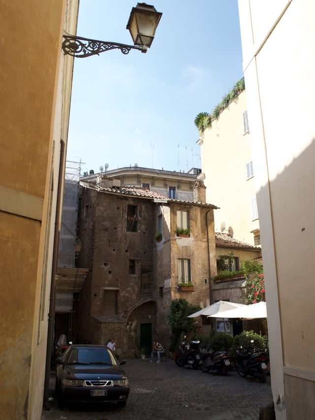 Pyramid of Cestius and authentic food Rome 