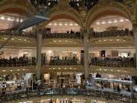 巴黎居然有免費觀景台😱去shopping之餘仲可以去打卡嘅 Galeries Lafayette 🛍️