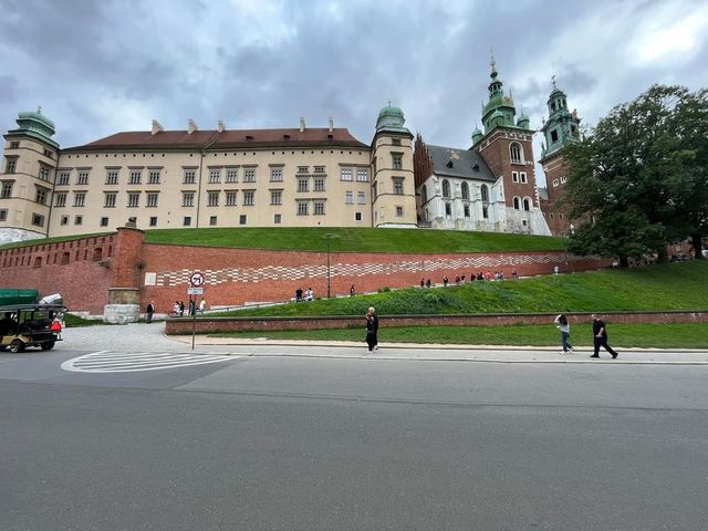 Must Visit in Poland: Wawel Royal Castle 🏰