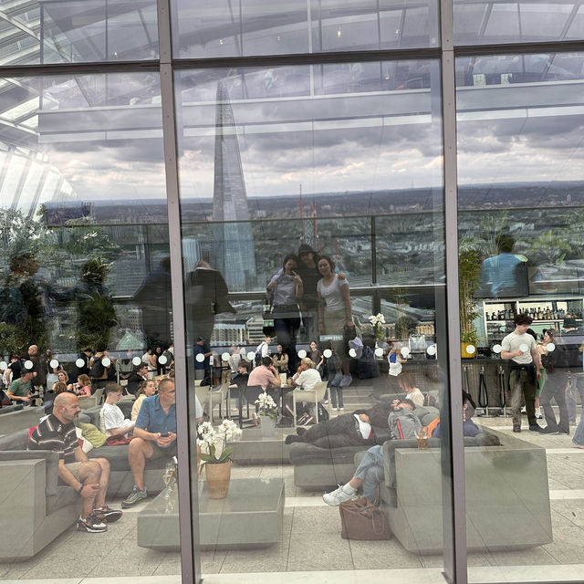 พาชมวิวที่ Sky garden และระหว่างทาง