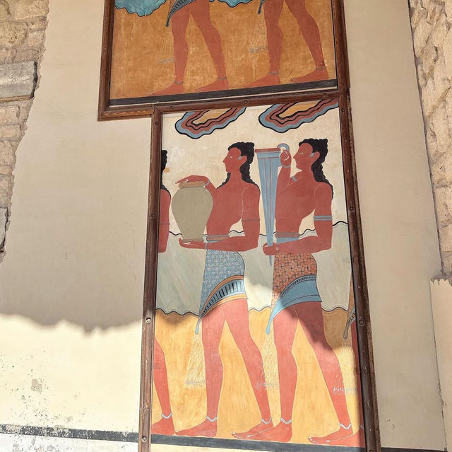 A trip back in time at Knossos ✈️