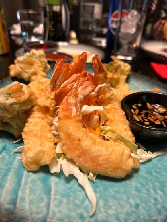 Dive into a fusion of Asian flavors 🍣🥢 🇦🇱