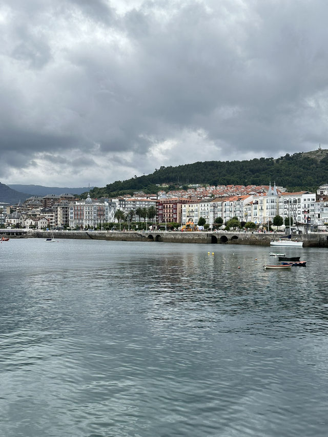 Guide to Castro Urdiales: A Hidden Gem 🏰