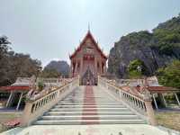 Stunning Buddhist temple by the mountains 