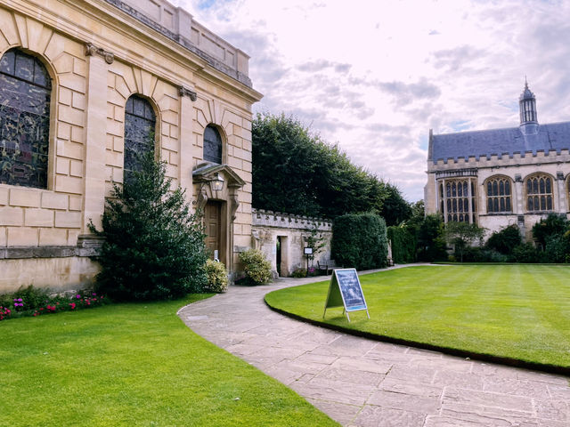 🚗 Ride-Sharing in Oxford: Zip Through This Academic Wonderland with Ease 🎓✨
