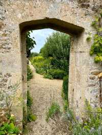 🌿 Rousham Gardens – England’s Timeless Landscape Escape