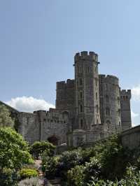 Explore Windsor Castle: A Majestic Royal Residence 👑