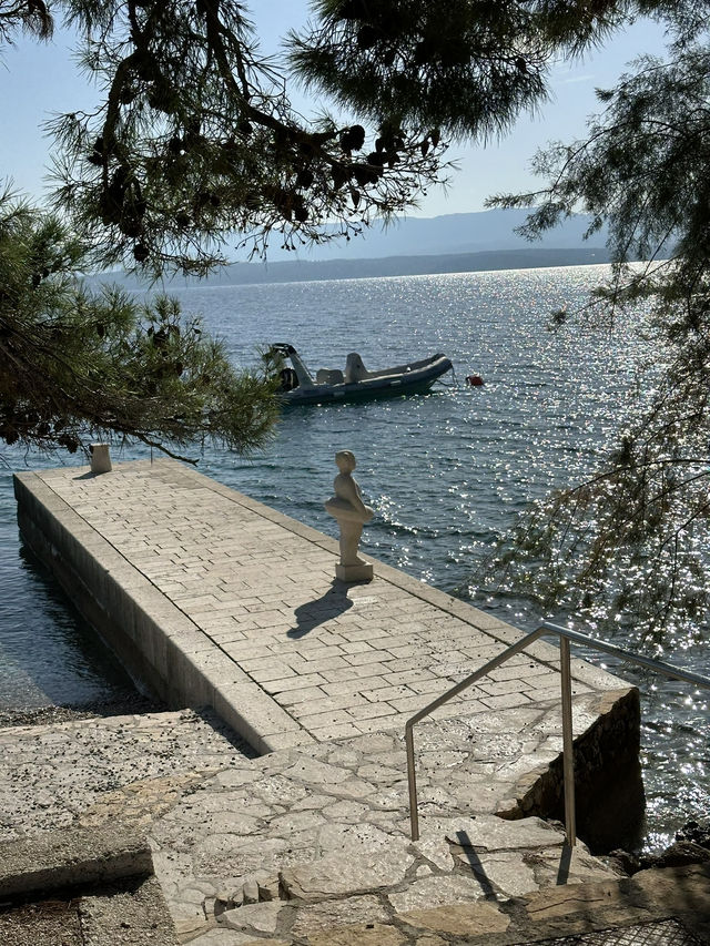 The Blue Horn Viewpoint in Bol: Dining With a Mediterranean Dream View