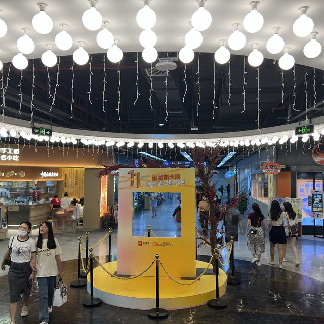 打卡深圳最成功的地下商業街：連城新天地