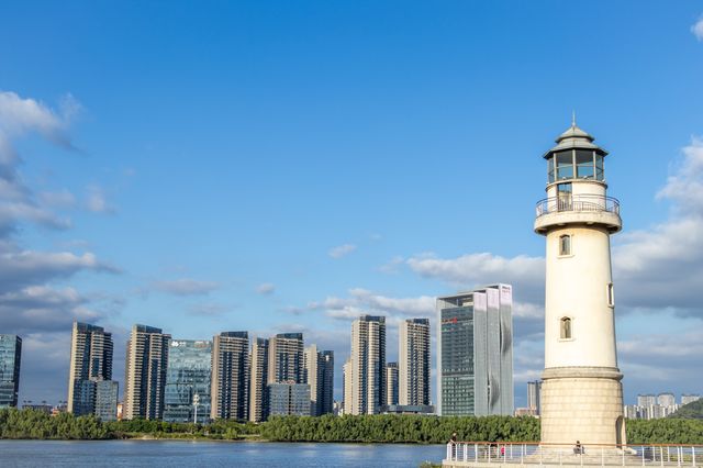 南沙靈山島尖：秘境之旅，盡享自然之美