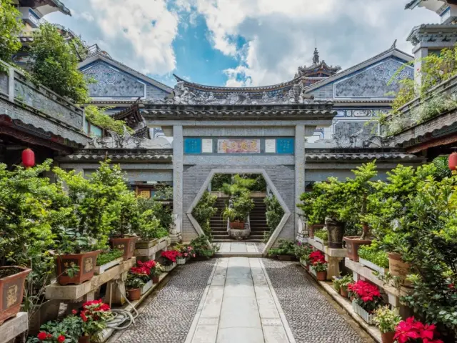 A must-visit place in Dali is Zhang Family Garden