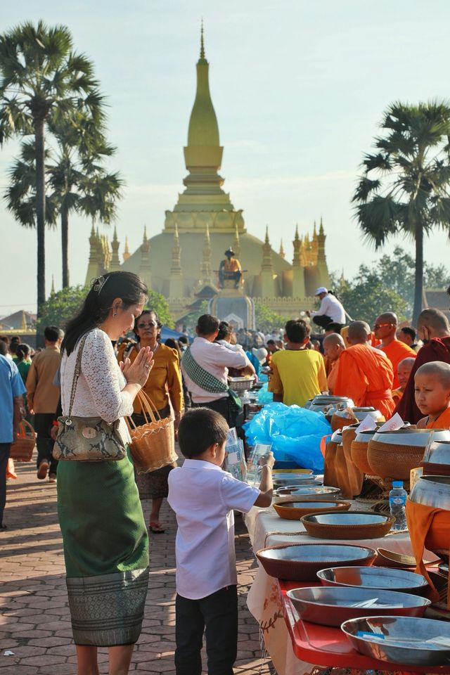 旅行 || 打卡老撾的最熱鬧的塔鑾節