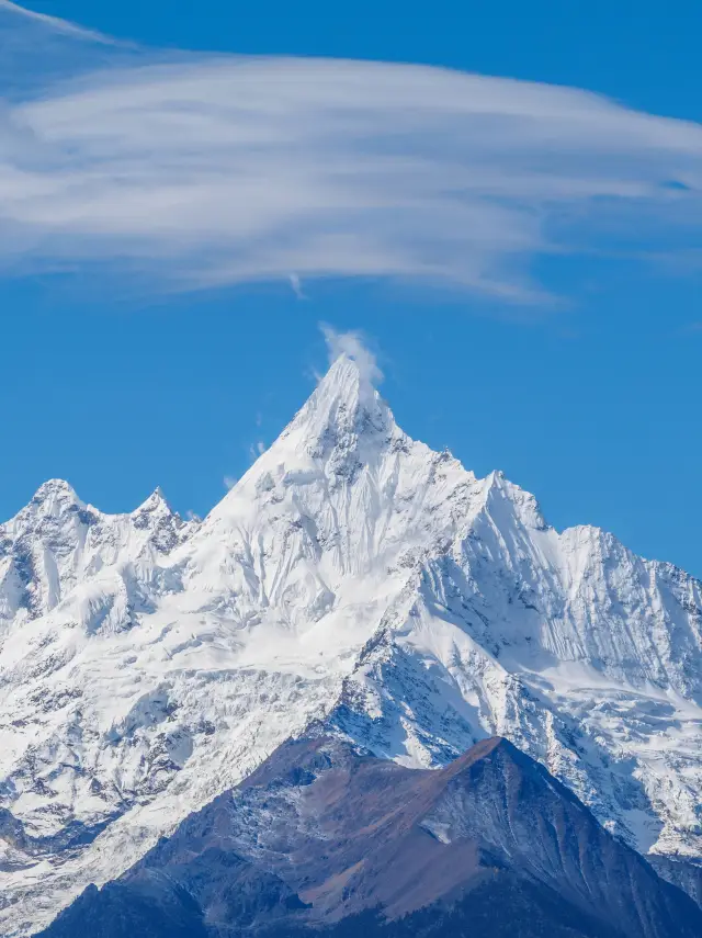 The Unescapable Shangri-La | A Tibetan Inn Through the Ages