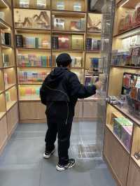 聯名新華書店 茶顏悅色真會玩