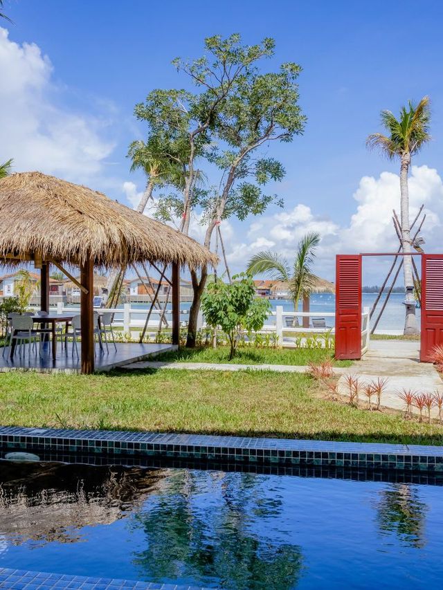 🌴 Koh Kong's Hidden Gem: Serene Beachfront Bliss 🌊