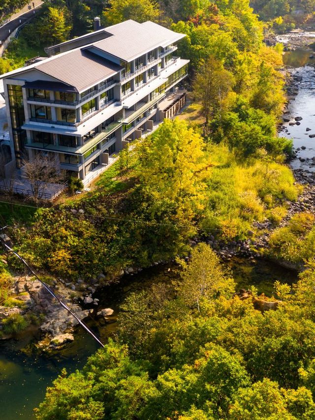 🌟 Hokkaido's Hidden Gems: Luxurious Onsen Retreats 🌟