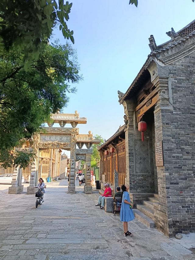 打卡新鄭惠濟門