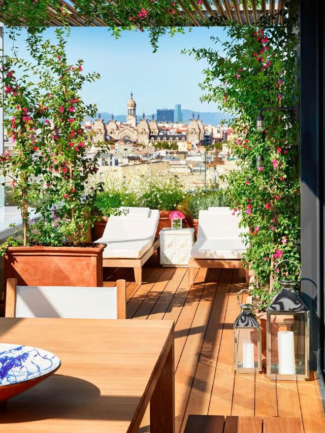 🌟 Barcelona Bliss: Edition Hotel's Chic Retreat 🌟