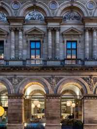 🏨✨ Manchester Marvel: Luxe Stays & City Views 🌆