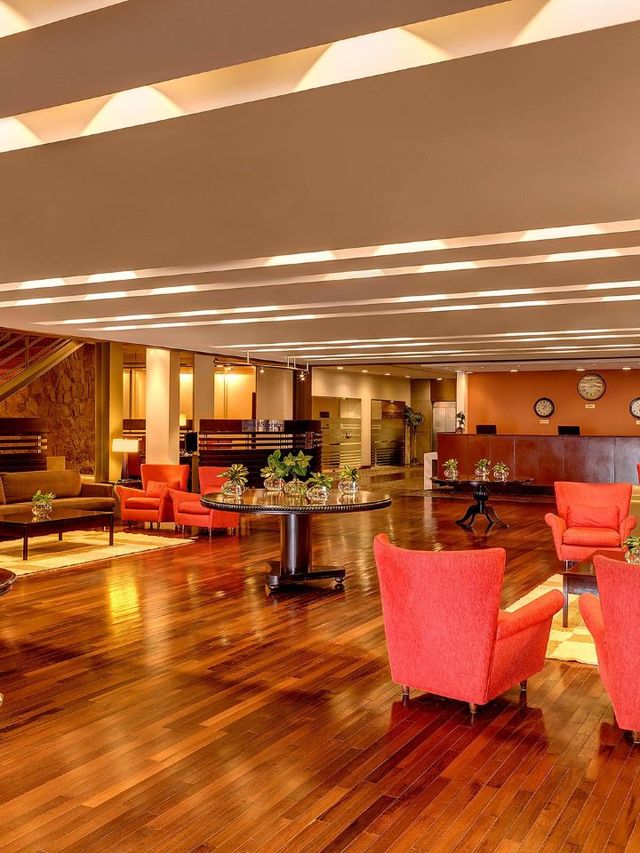 🏨✨ Salta's Finest: Sheraton's Luxe Comforts 🌄
