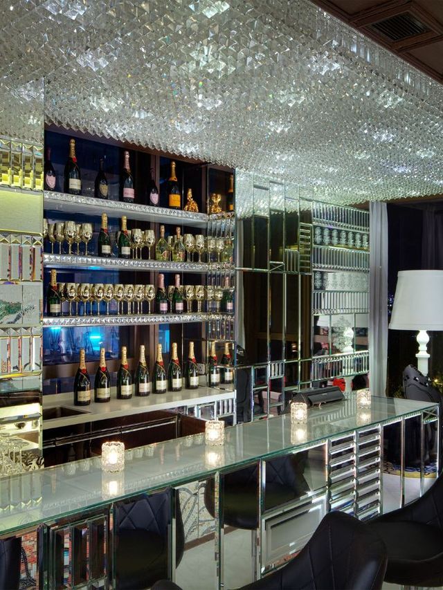 🌟 Hong Kong's Hidden Gem: Mira Moon 🌙✨