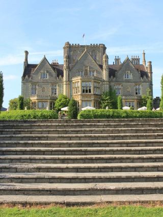 🏰✨ Unveiling Cotswolds' De Vere Tortworth Court Charm 🌳🛏️