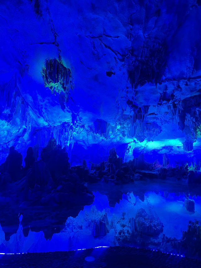 Mesmerizing Cave in Guilin! 🇨🇳