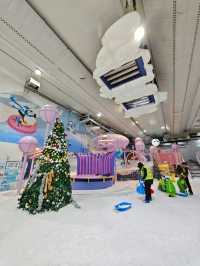 在商場裏就能玩雪的室內雪樂園！